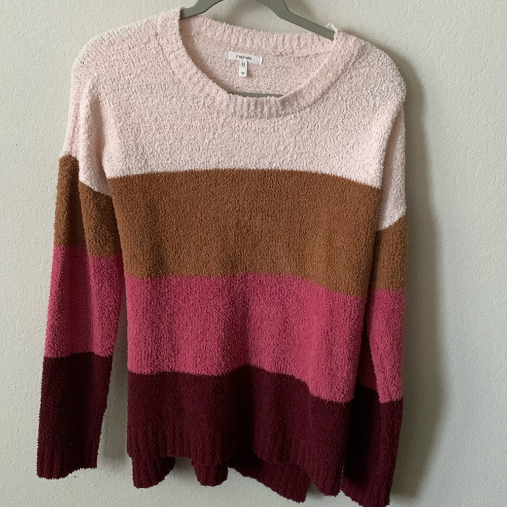 Maurices Sweater worn once or twice. Beautiful colors.